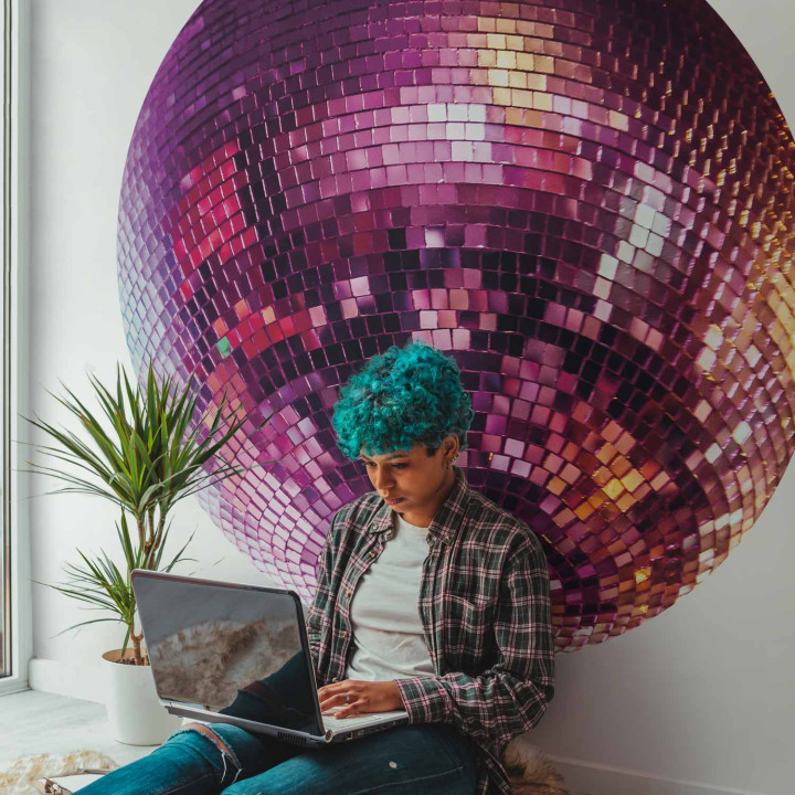 Ronde fotobehang - Magenta disco ball